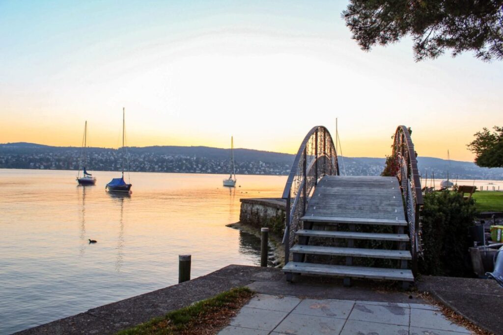 Sunrise_Lake_Zurich_Fishermans_wharf
