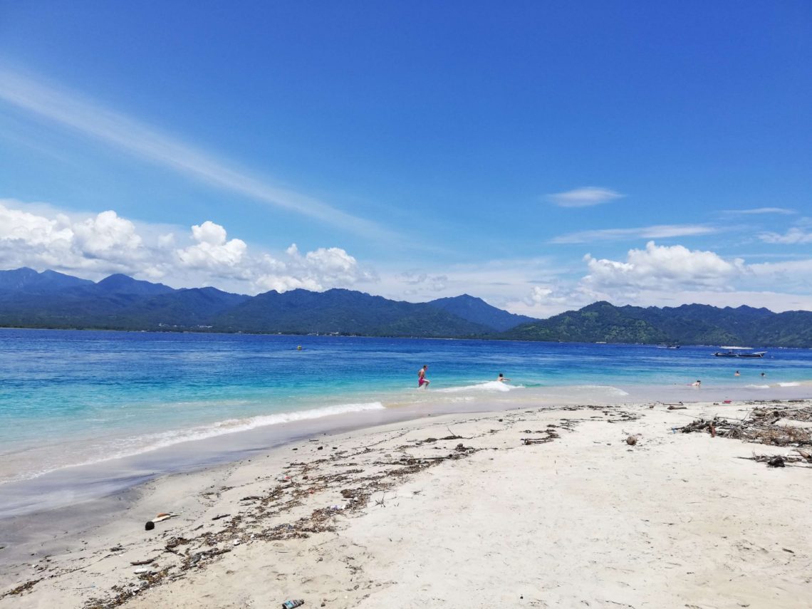 Golden Gili Air beaches