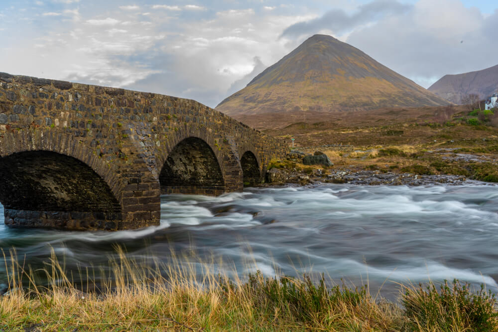 The beautiful, three arched bridge in Sligachan.