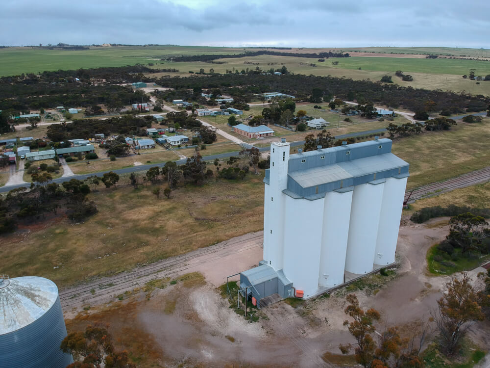 farm work peake silos