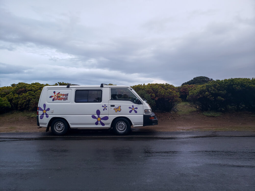 Campervan hire in melbourne with Apollo