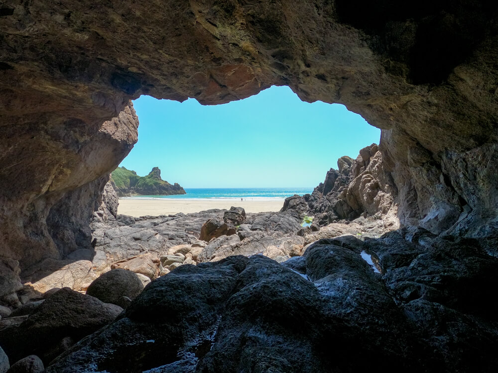 Petit Port Guernsey cave 