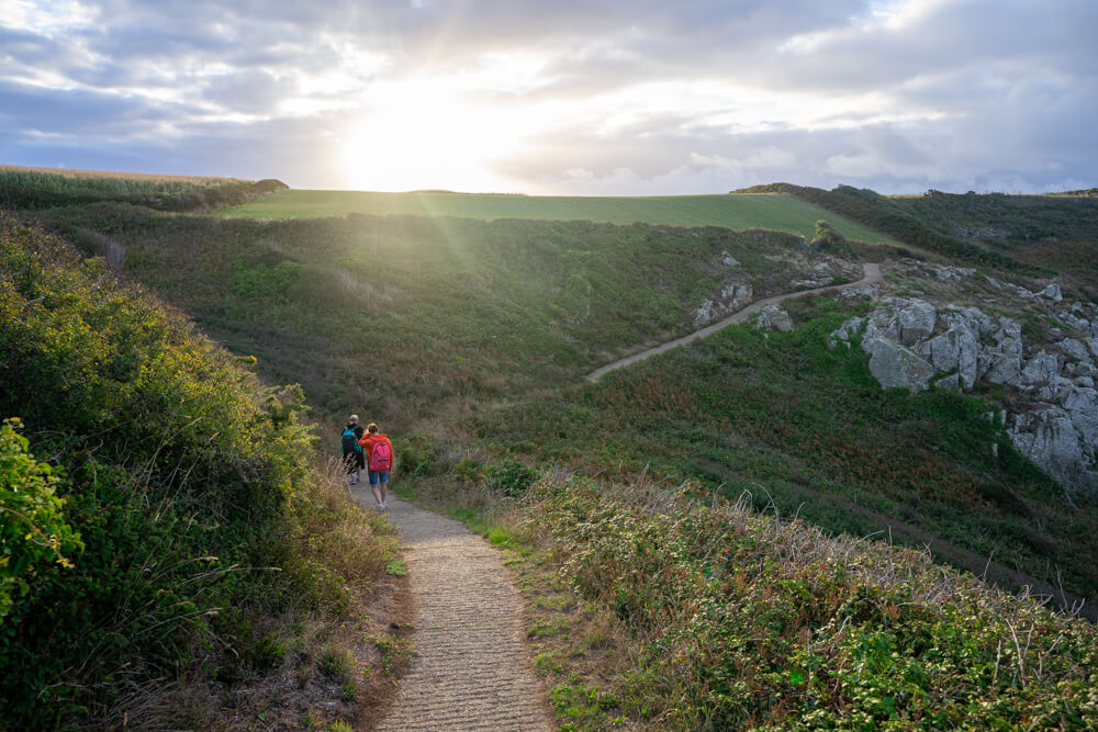 Le Jaonette Bay cliff walk