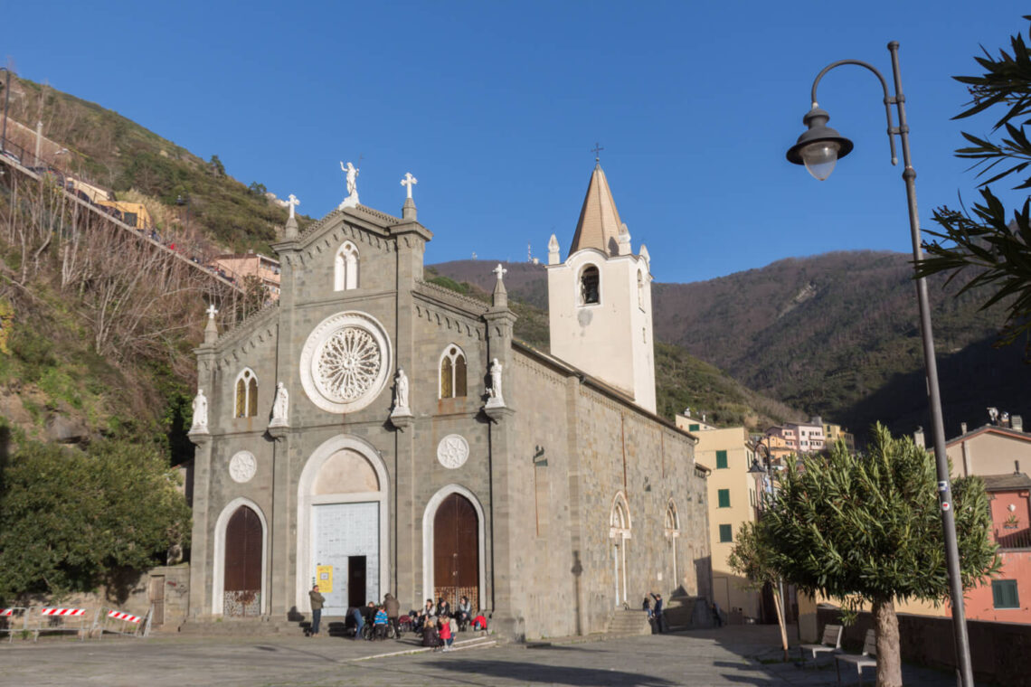 Riamaggiore Church of San Giovanni Battista © Susan Gan_Thrifty after 50