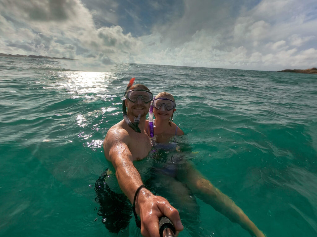 couple snorkelling vazon