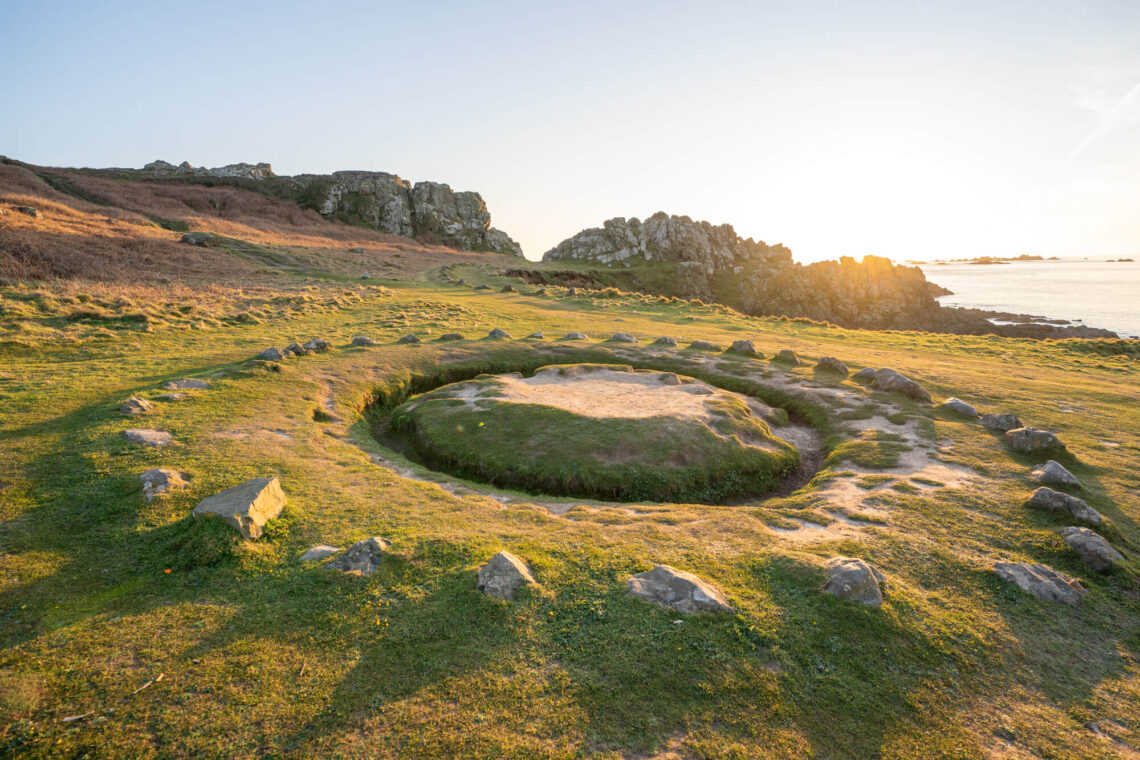 Read more about the article The Fairy Ring (Table des Pions) Guernsey – A Complete Guide