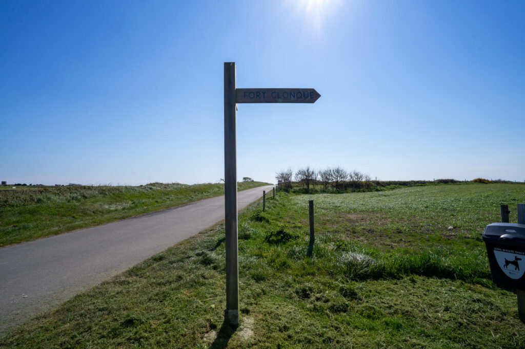 fort clonque sign