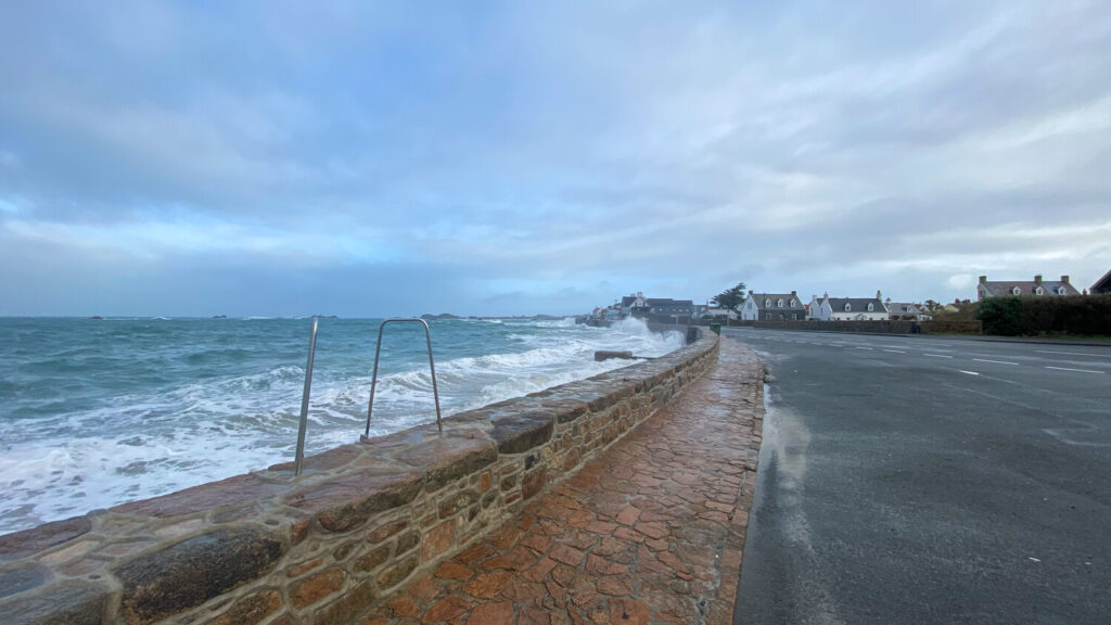 cobo bay high tide