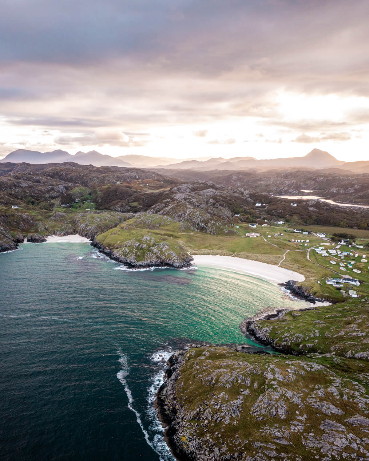 Read more about the article A Complete Guide to Achmelvich Beach – The Best Beach on the NC500?!