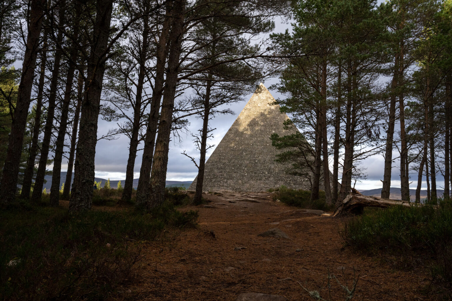 The Balmoral Pyramid - A Complete Guide to Visiting Price Alberts Cairn ...
