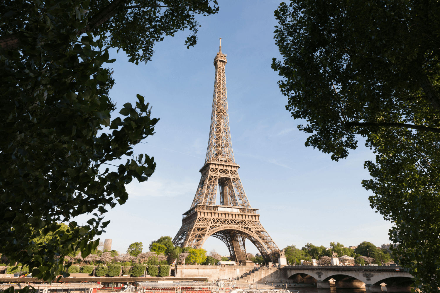 Read more about the article Paris 4 Day Itinerary – A Budget Friendly 4 Day Guide to Paris