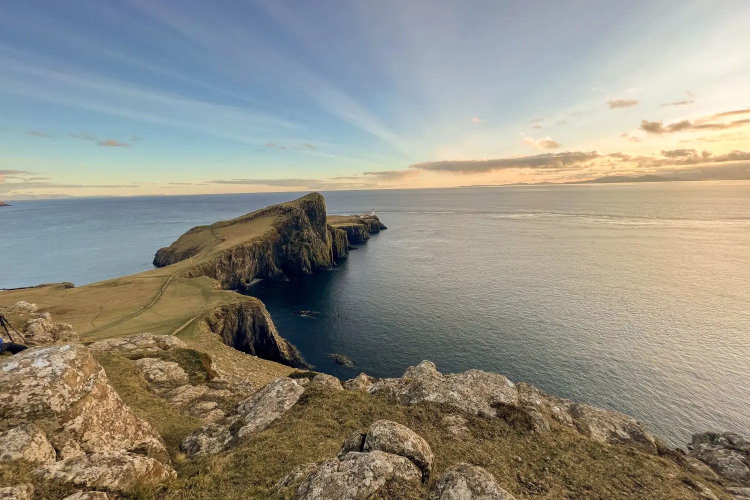 Read more about the article Neist Point Lighthouse Isle of Skye – Is this the Best Sunset Spot on the Isle of Skye?!