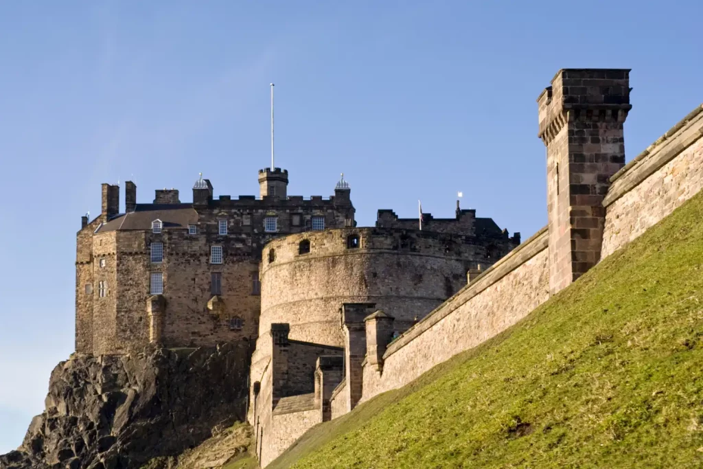 A Complete Guide to Visiting Edinburgh Castle - What to Expect when you ...