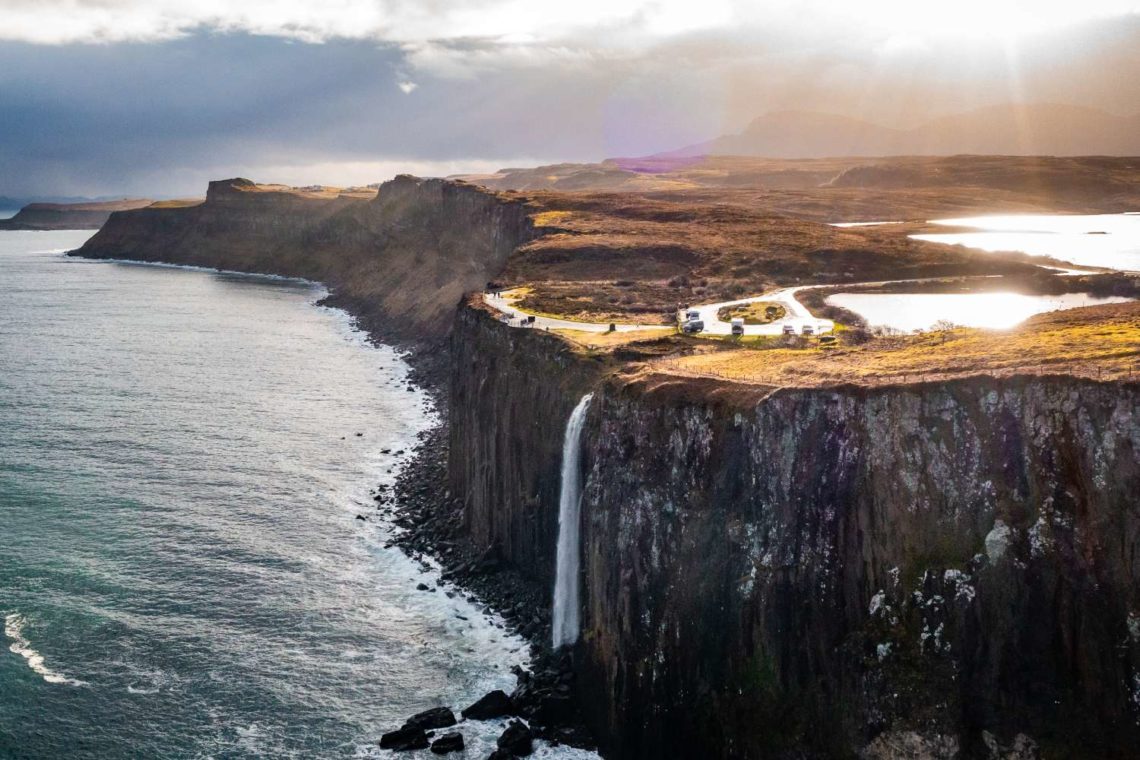 Read more about the article A Complete Guide to Visiting Kilt Rock and Mealt Falls on the Isle of Skye – Don’t Miss this Sight!