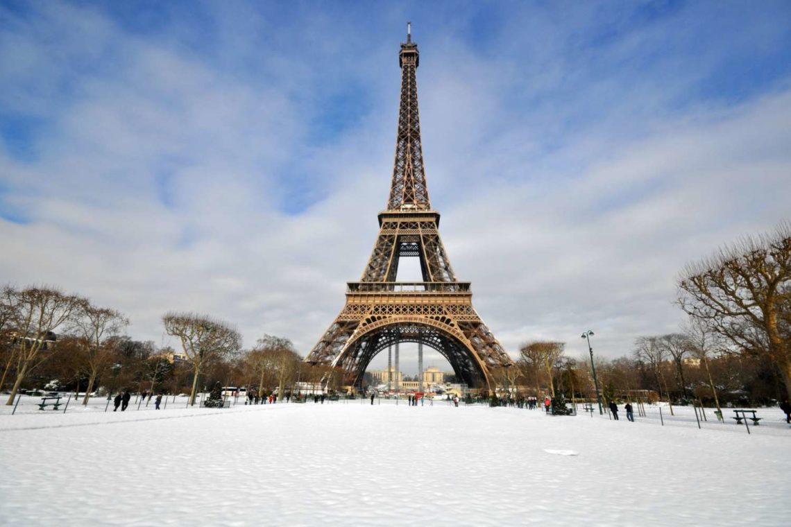 Read more about the article Things To Do In Paris In Winter – A Complete Guide to Visiting Paris in Winter